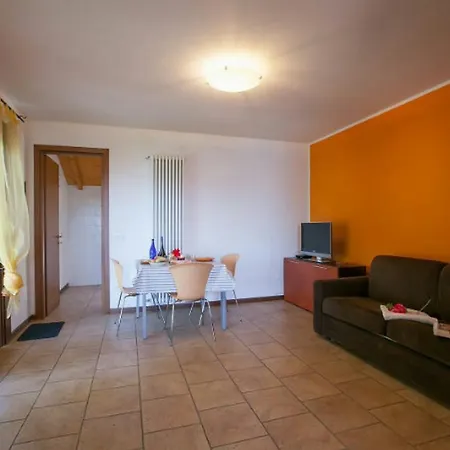 Borgo Maccagno Viola